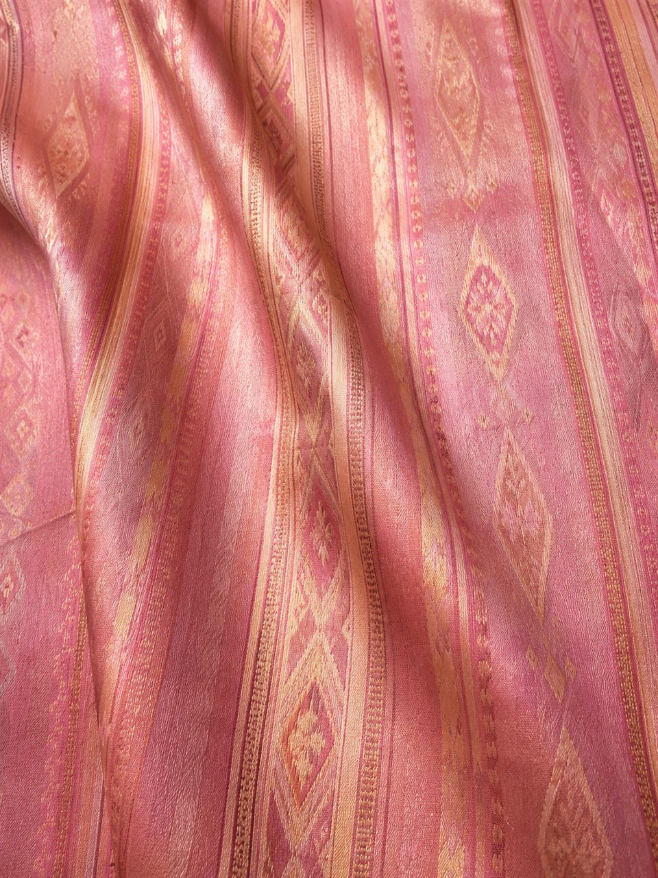 Lagosi silk textile